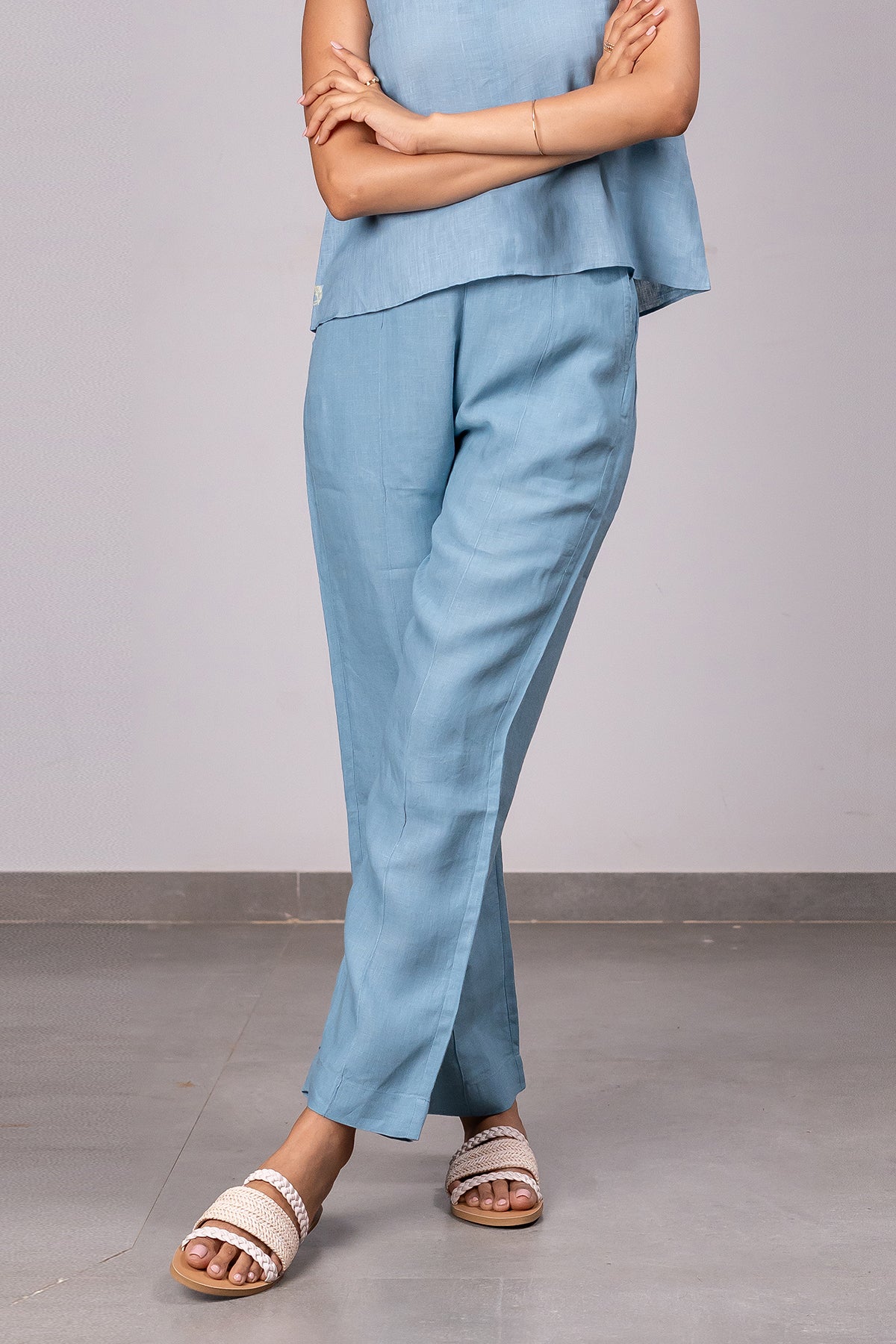 Alan Linen Tucks Pants – Icy Blue