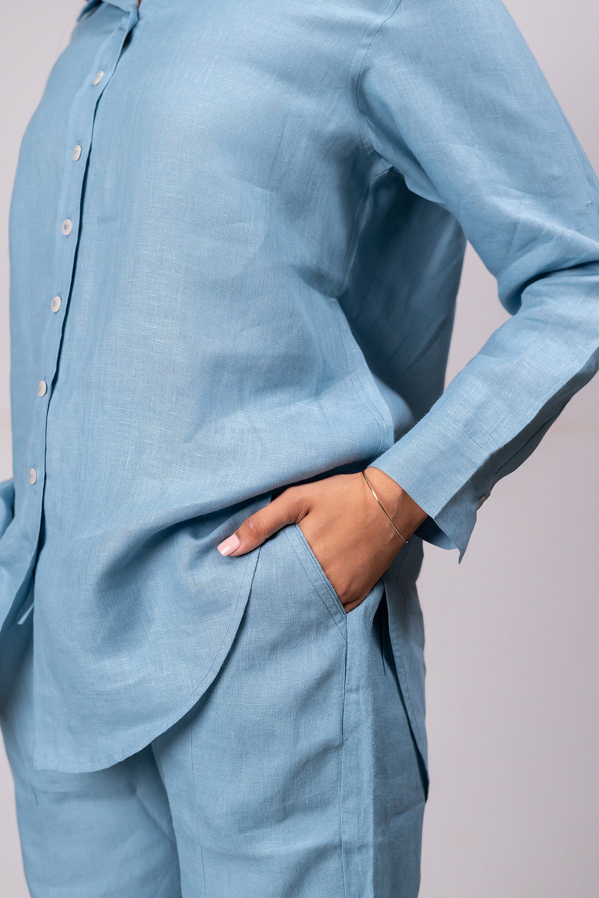 Alan Linen Tucks Pants – Icy Blue