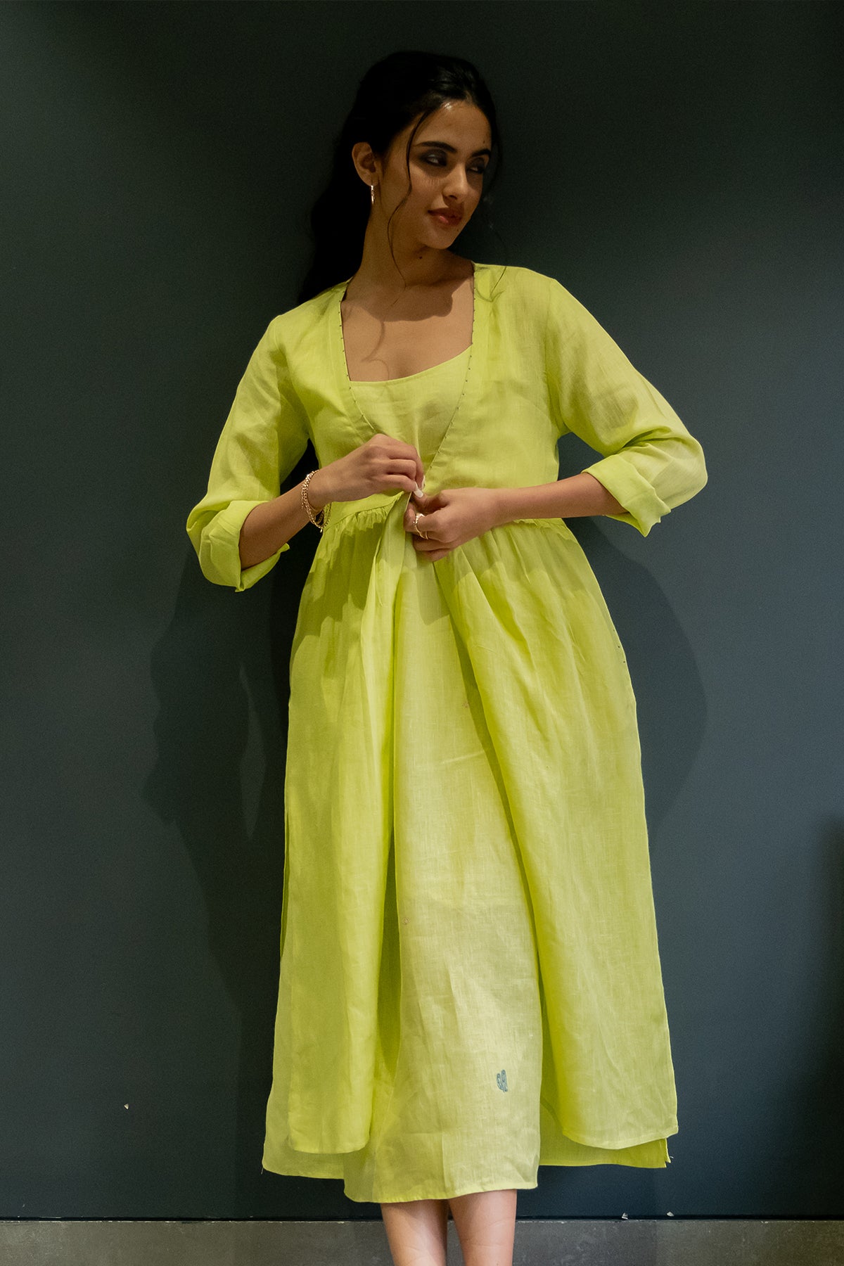 Aruba Linen Overlay With Pockets – Lime