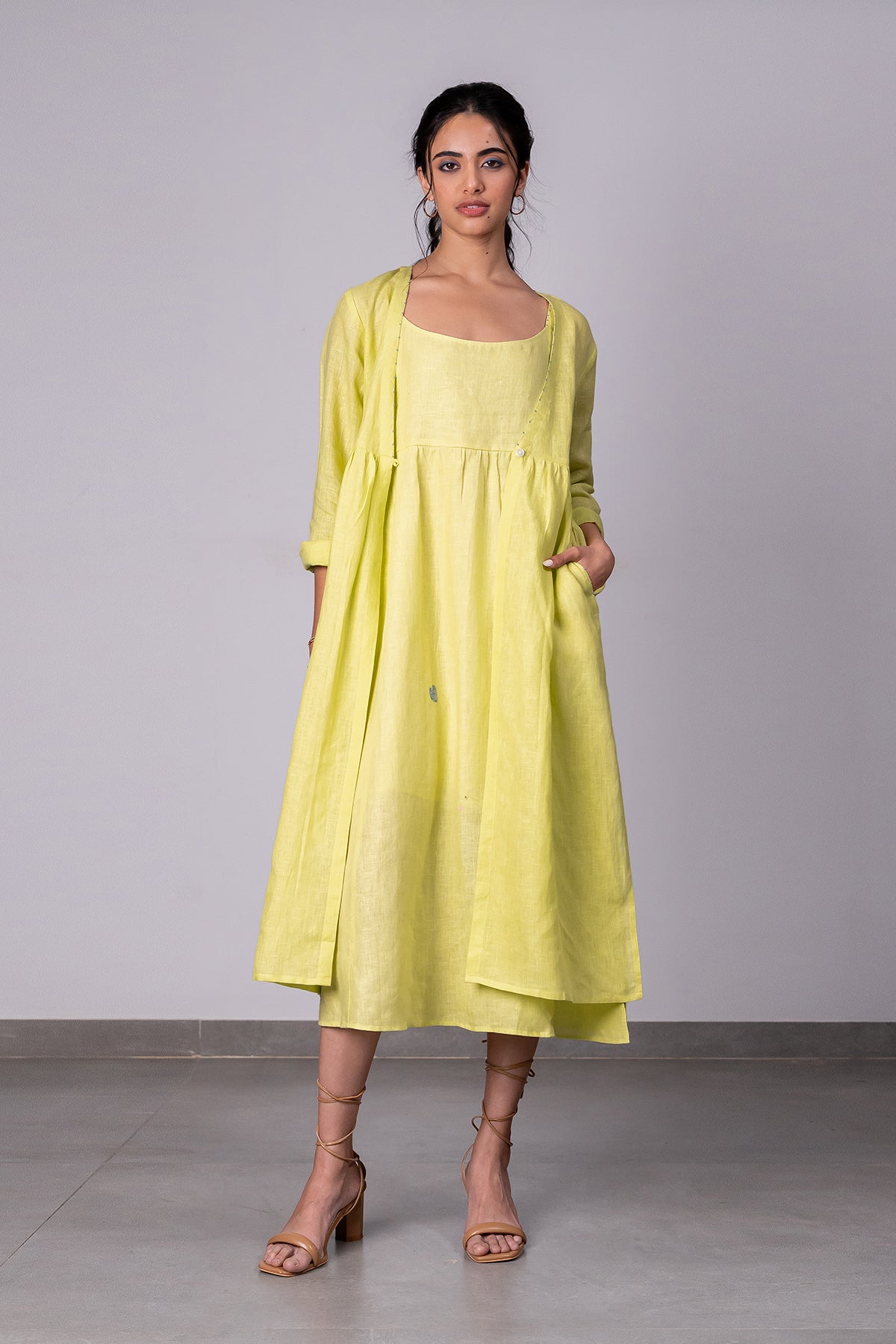 Aruba Linen Overlay With Pockets – Lime
