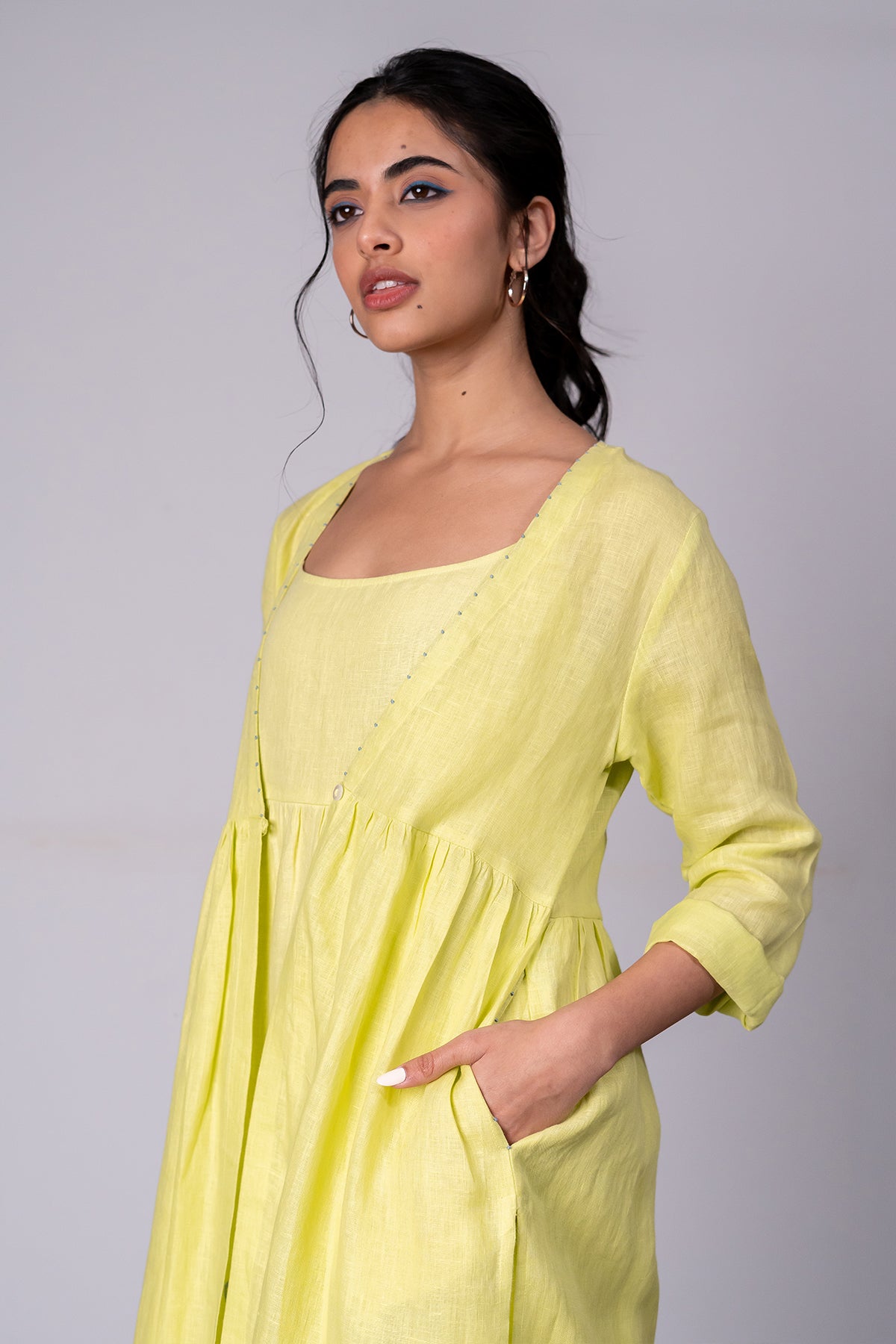 Aruba Linen Overlay With Pockets – Lime