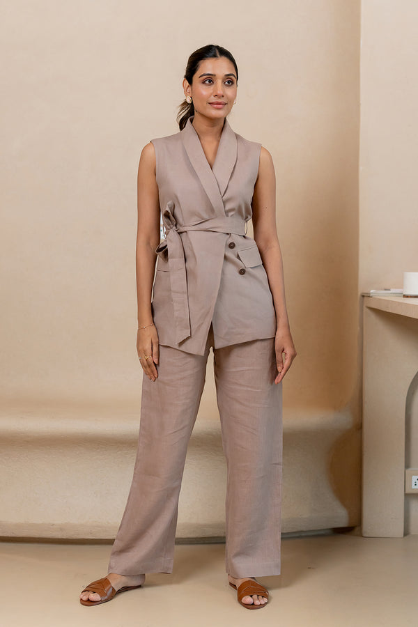 Bay-Linen-Sleeveless-Blazer-with-pockets-Mud-