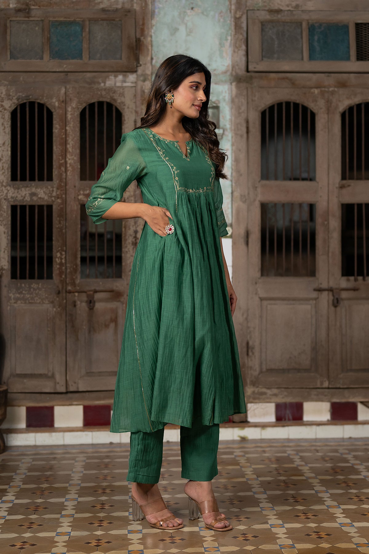 Bel Butta Chanderi Silk Kurta and Pants - Green
