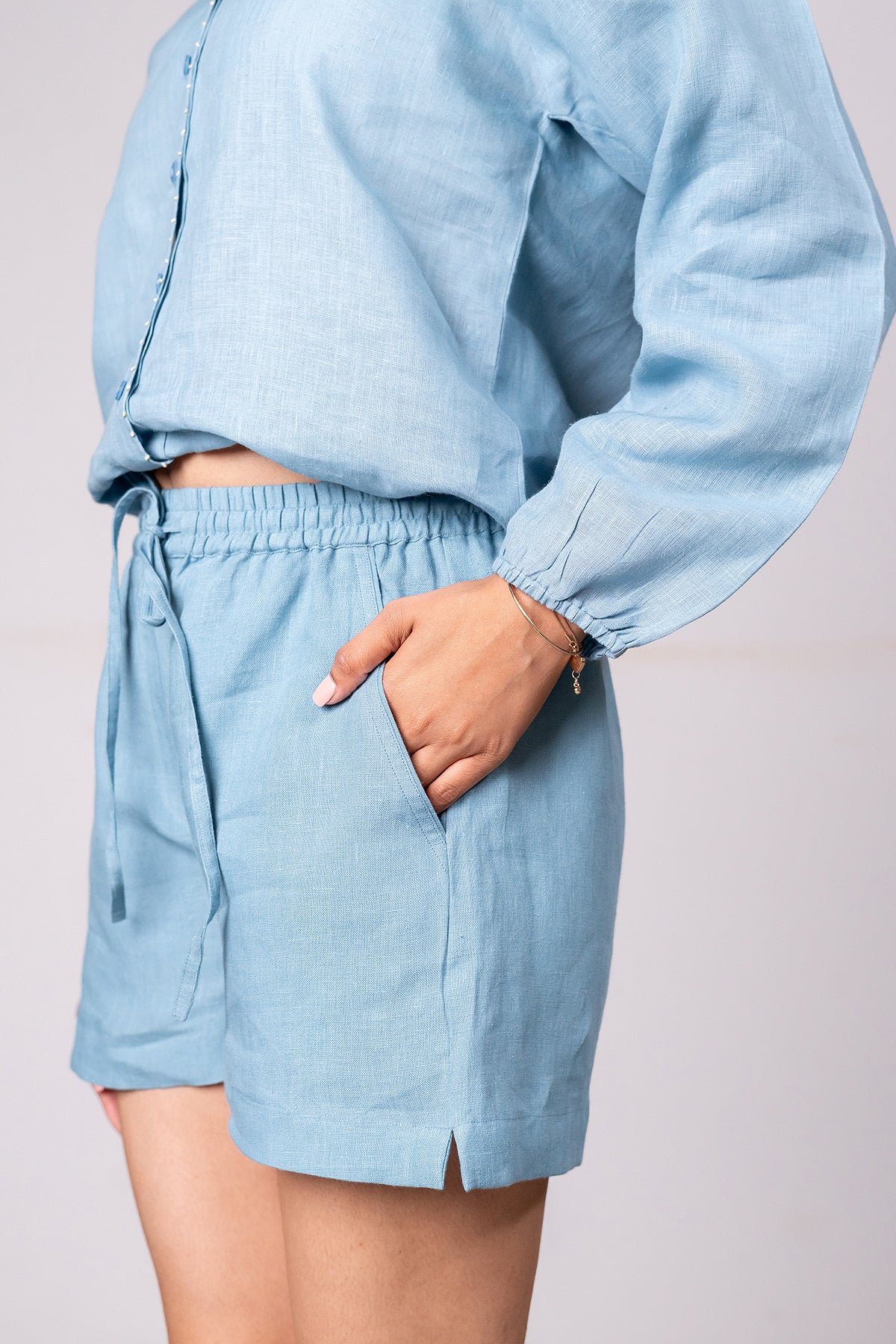 Bobby Linen Drawstring Shorts With Pockets – Icy Blue