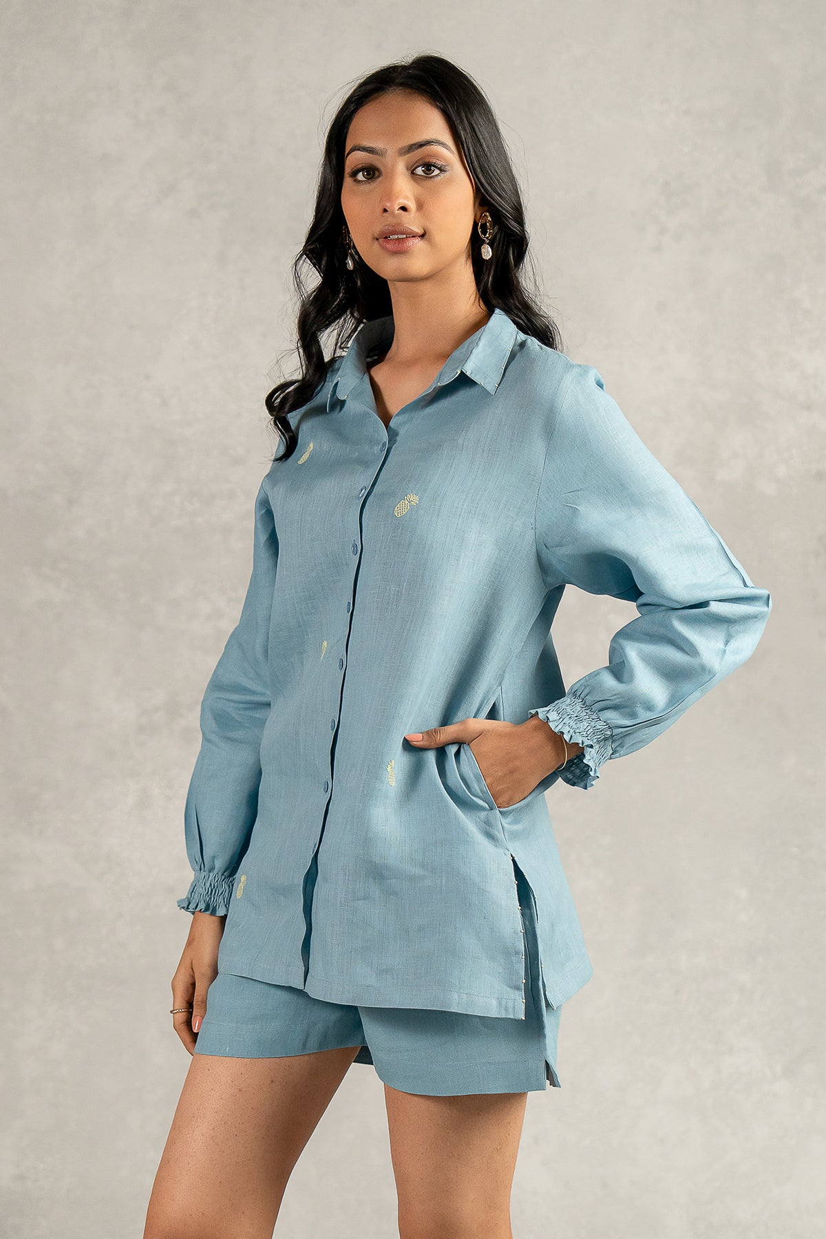 Carla Linen Bobbin Shirt With Pockets – Icy Blue