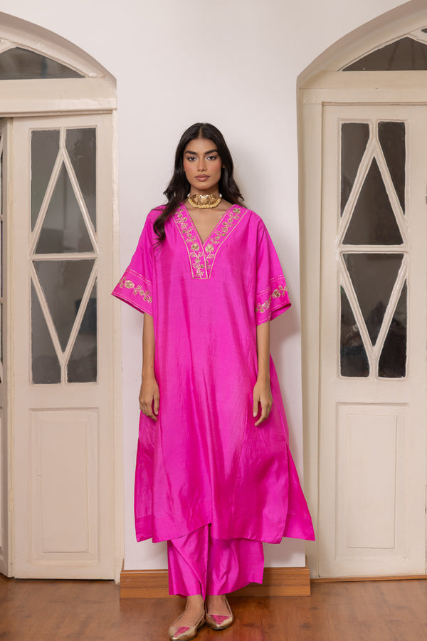 Aabroo Kurta
