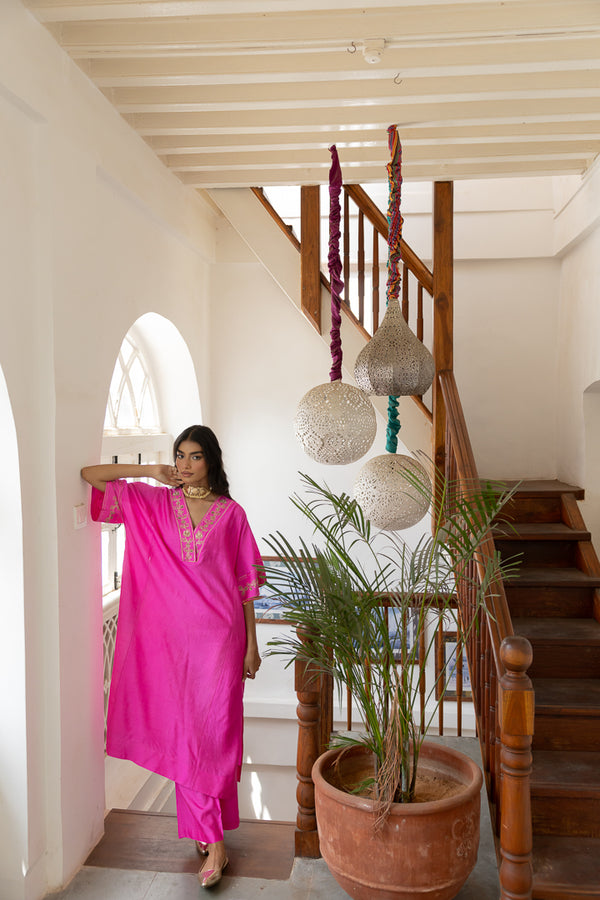 Aabroo Kurta