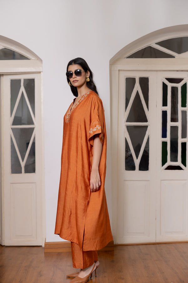 Aabroo Kurta