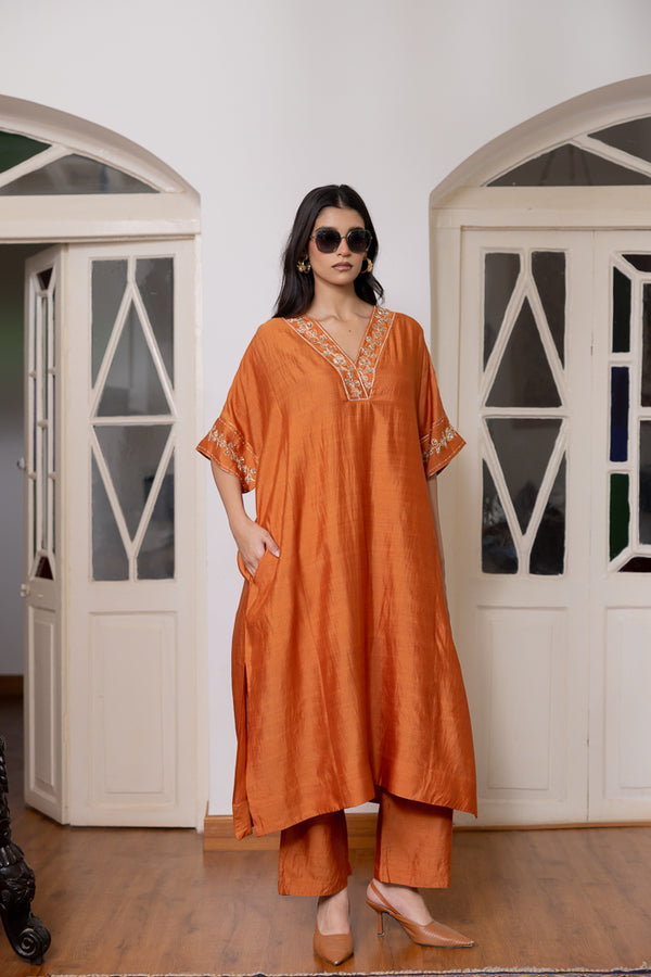 Aabroo Kurta