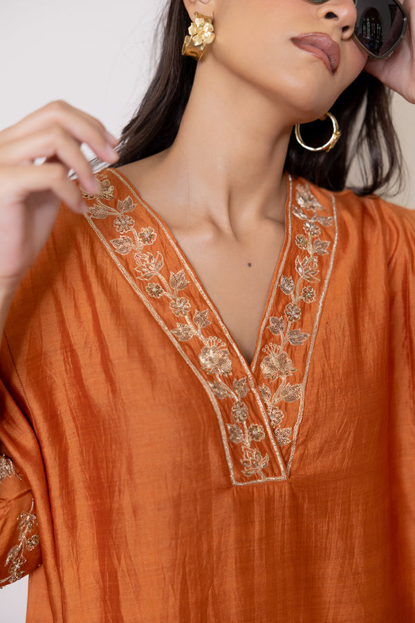 Aabroo Kurta