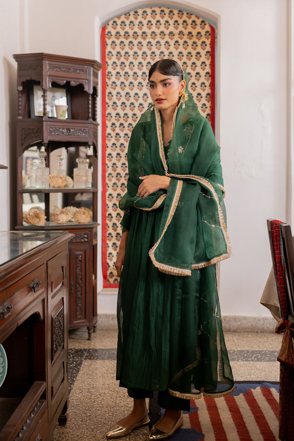 V-neck center kali kurta with pants