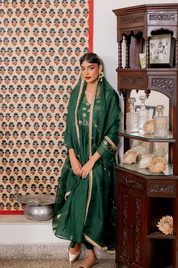 V-neck center kali kurta with pants