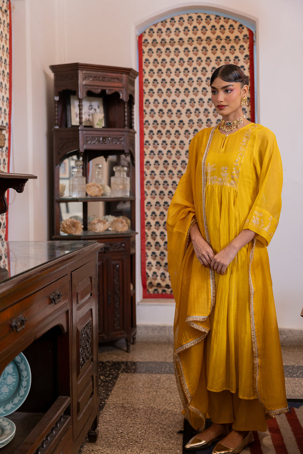 Center Kali Kurta with pants