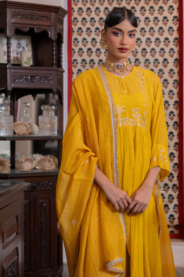 Center Kali Kurta with pants