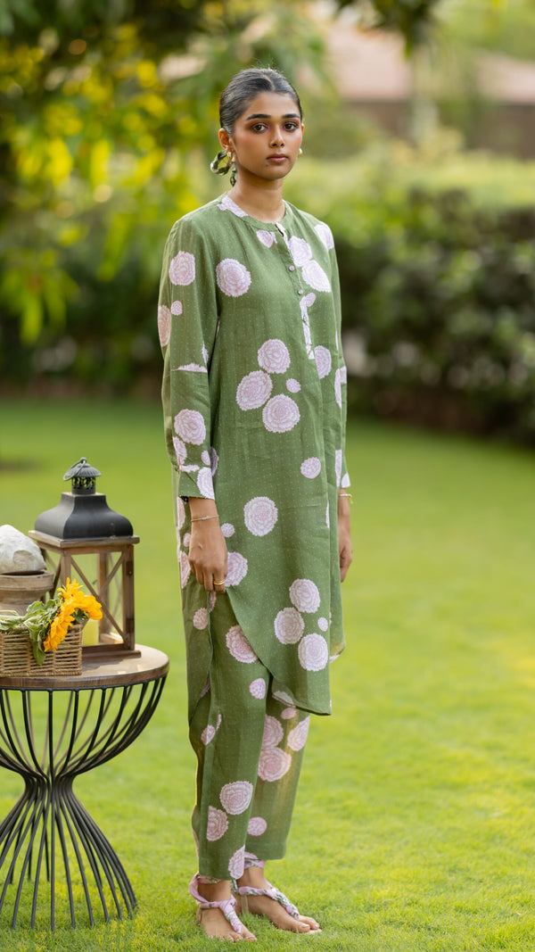 Linen Over sized Lace Kurta - Green Floral