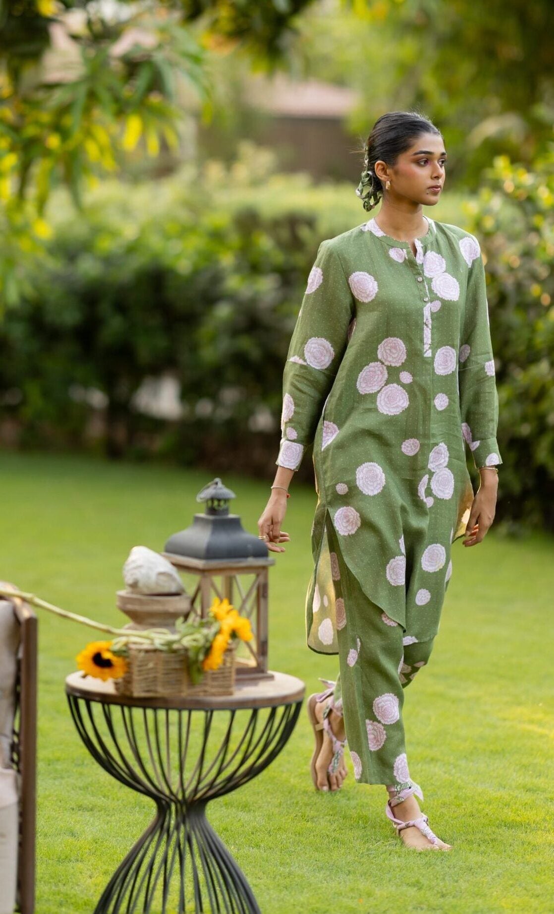 Linen Over sized Lace Kurta - Green Floral