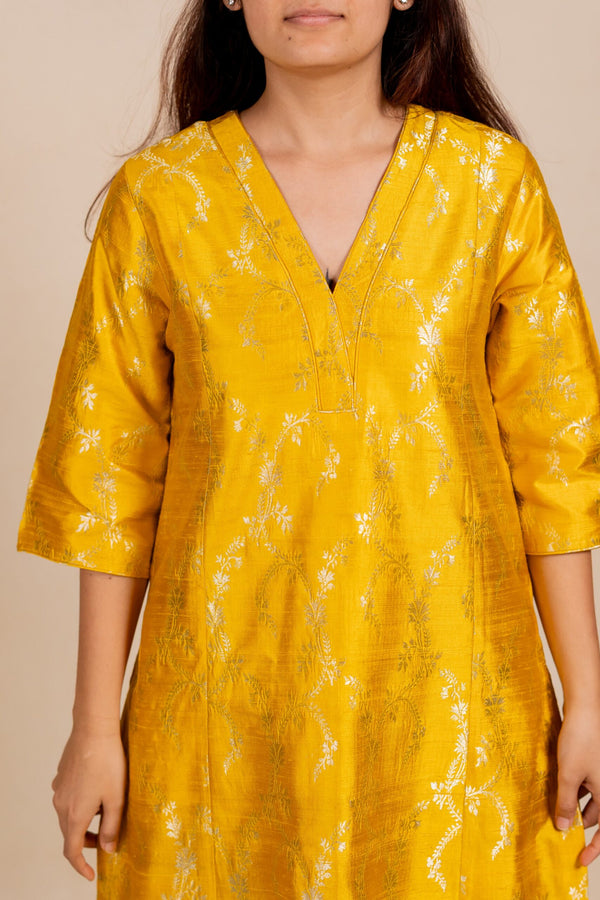 Banarasi Sadabahar Kurta Set- Yellow