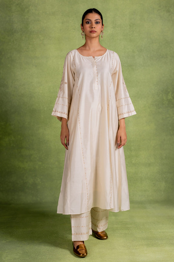 Yashodhara Silk Kurta Set - Off white