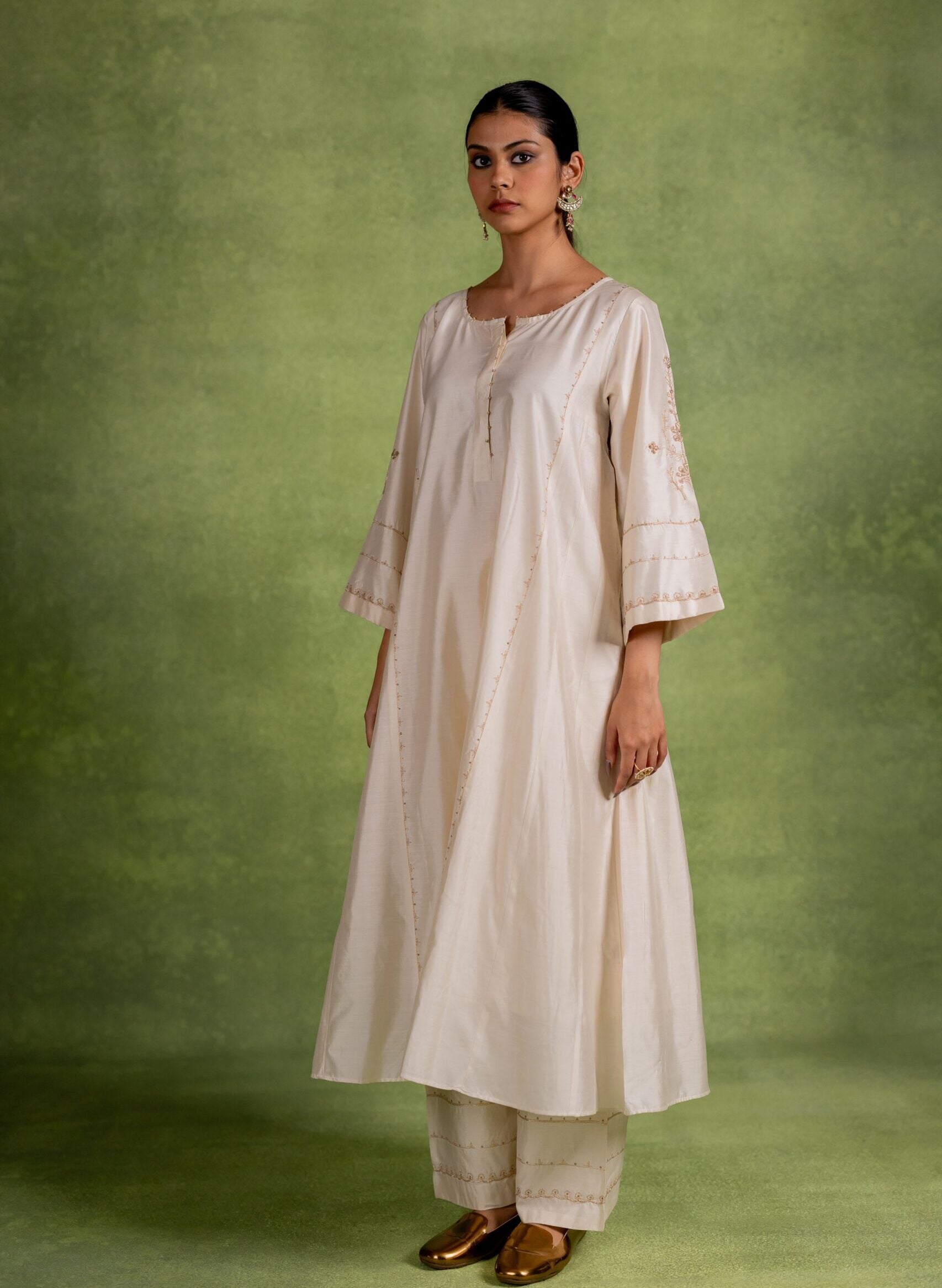 Yashodhara Silk Kurta Set - Off white