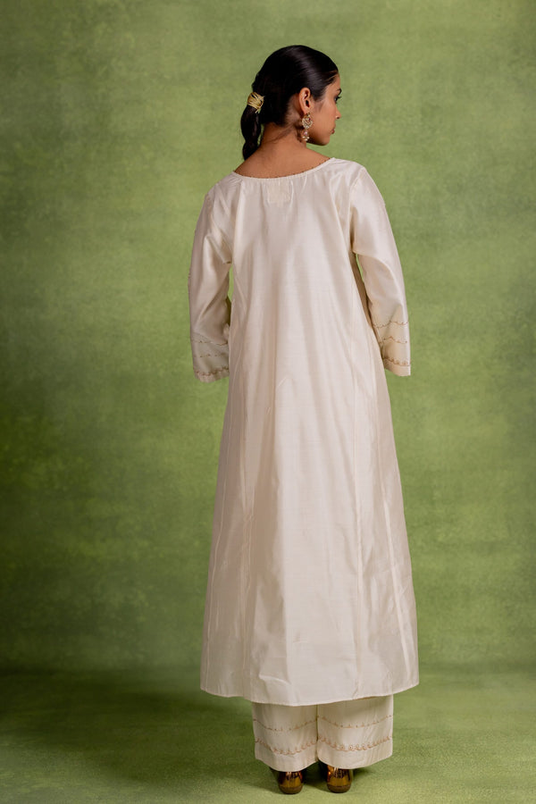 Yashodhara Silk Kurta Set - Off white