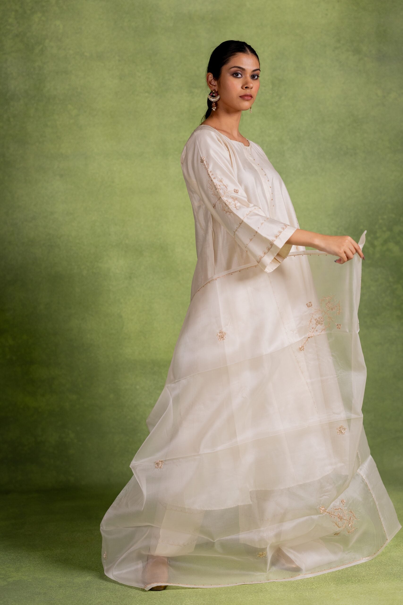 Yashodhara Organza Dupatta - Off white