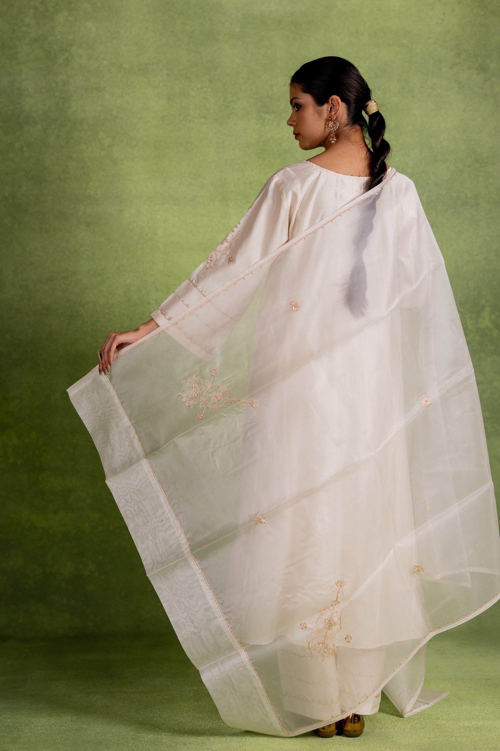 Yashodhara Organza Dupatta - Off white