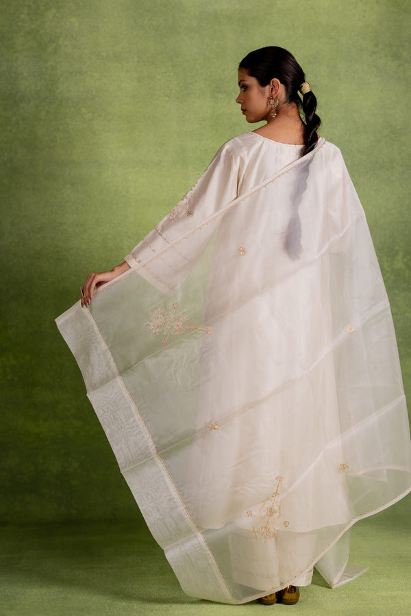 Yashodhara Organza Dupatta - Off white