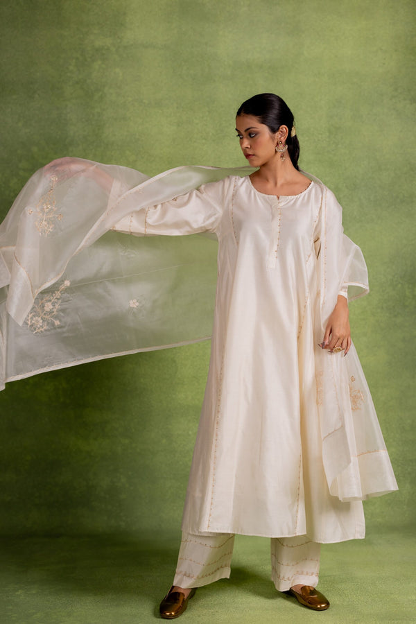 Yashodhara Organza Dupatta - Off white