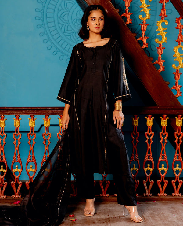 Paisely kali kurta set