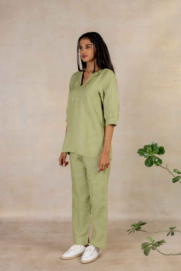 Day 29 - Linen V-neck Top With Pocket - Meadow Green