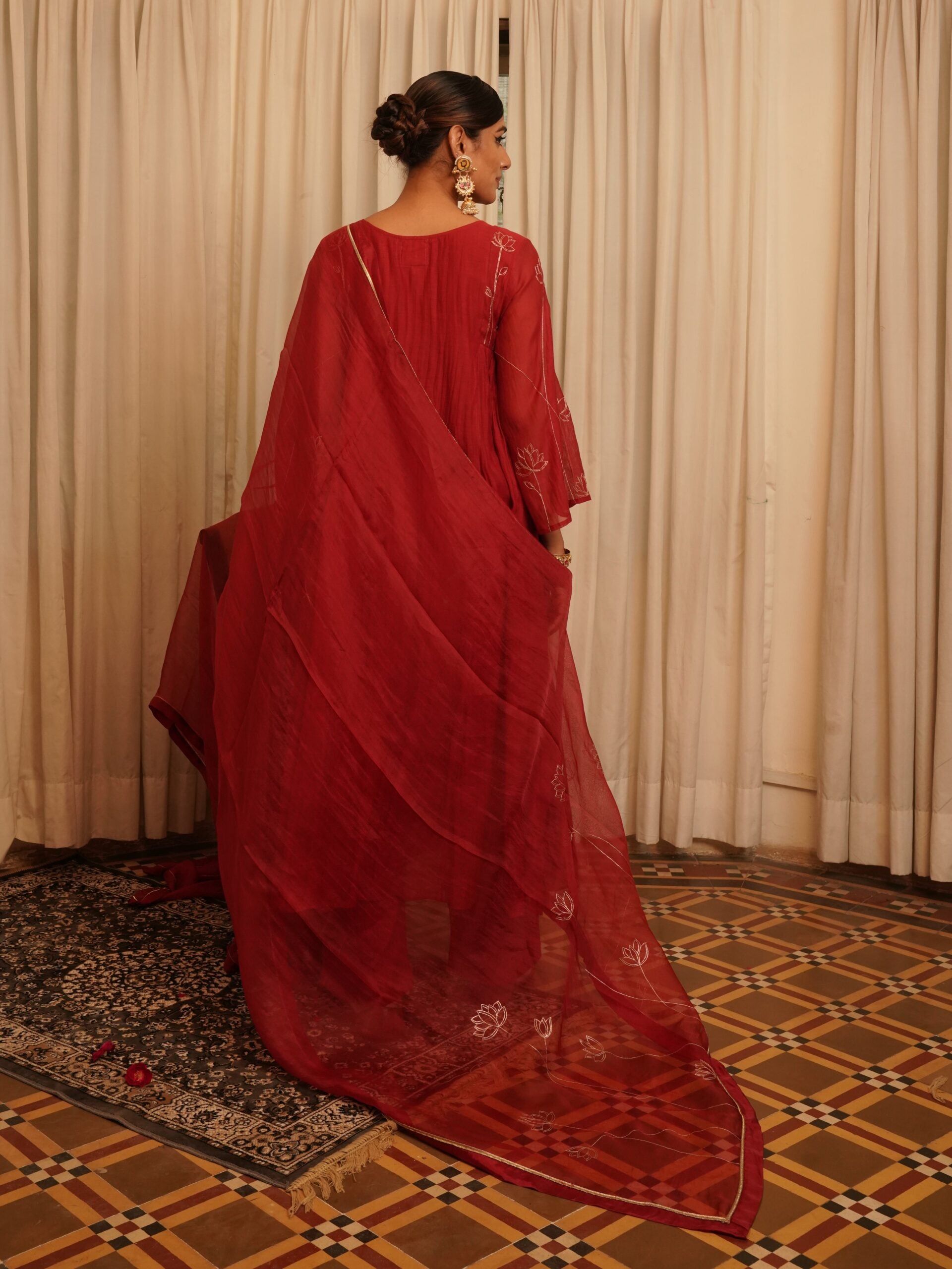 Basant lotus Organza Dupatta - Sindhoori Laal
