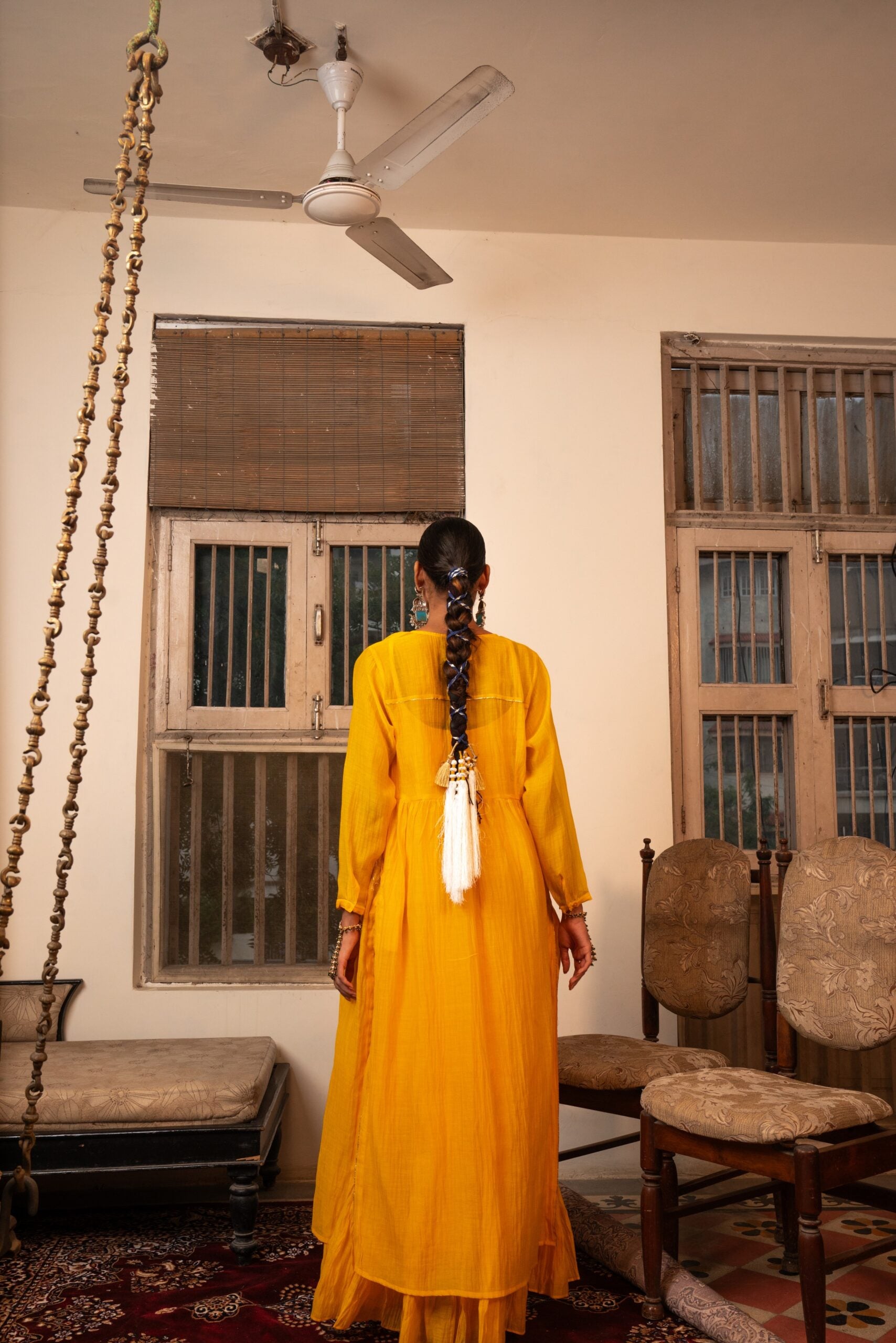 Moti aur mor overlay - kesariya peela