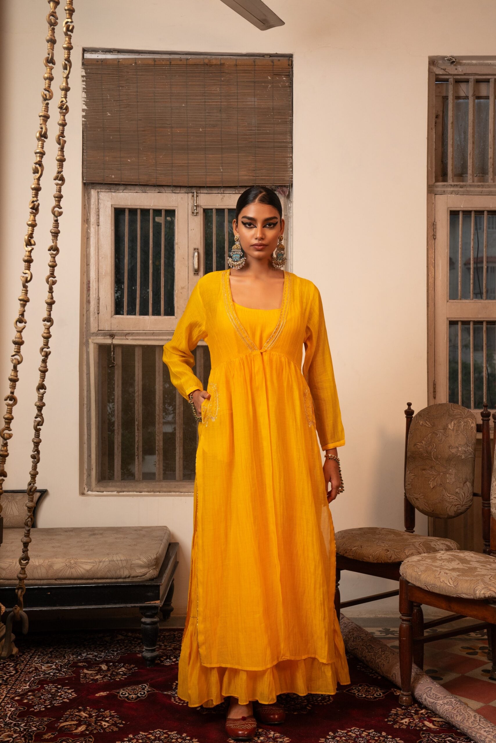 Moti aur mor overlay - kesariya peela