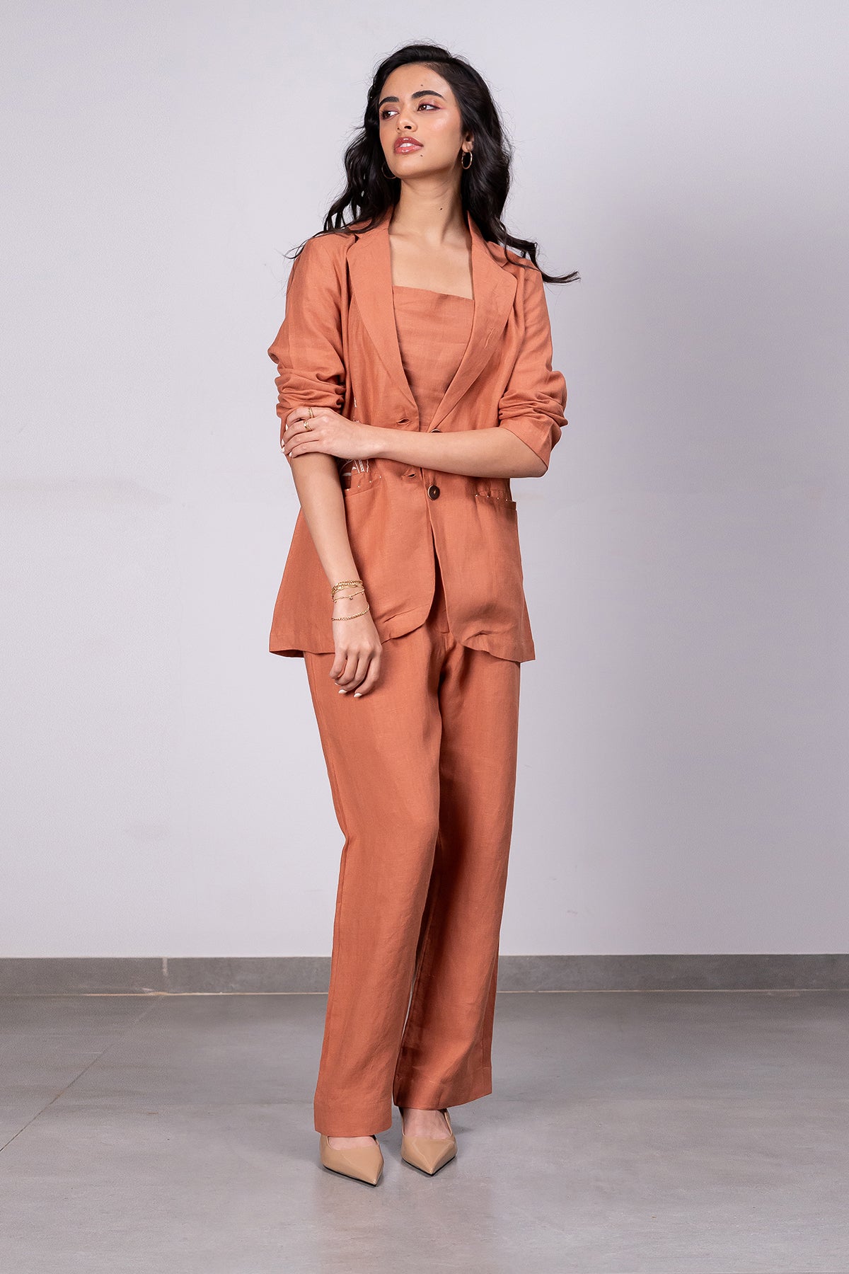 Diane Linen Blazer With Welt Pockets – Sand Brown