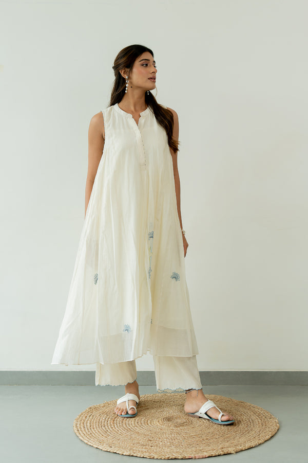 Humming-Bird-Chanderi-Silk-Kurta-and-Pant-Set-Ivory-White-