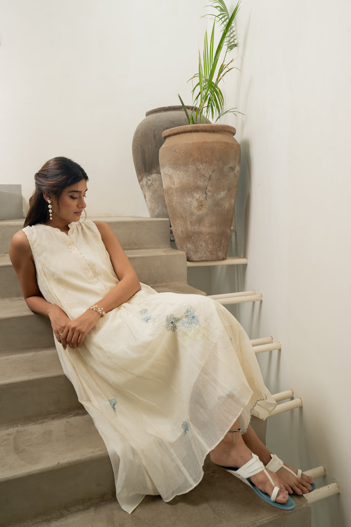 Humming-Bird-Chanderi-Silk-Kurta-and-Pant-Set-Ivory-White-