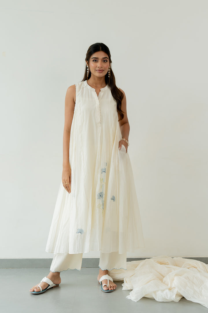 Humming-Bird-Chanderi-Silk-Kurta-and-Pant-Set-Ivory-White-