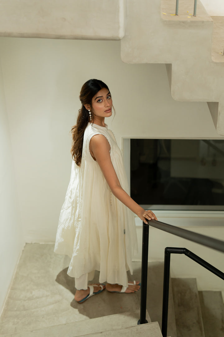 Humming-Bird-Chanderi-Silk-Kurta-and-Pant-Set-Ivory-White-
