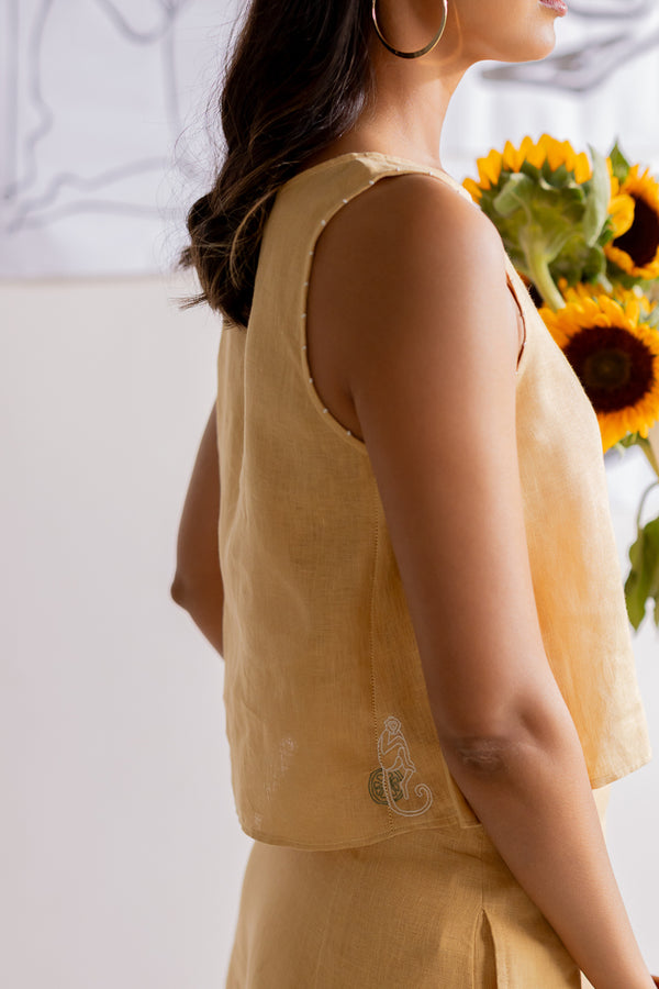 Linen Kylie top- Daisy Yellow
About product: Shop Zebein’s Women’s 100% Pure Linen Kylie Top in Daisy Yellow, designed with breathable natural fabric, functional pockets, and a relaxed contemporary silhouette. A timeless sustainable wardrobe essential for effortless everyday dressing and elevated summer style.
