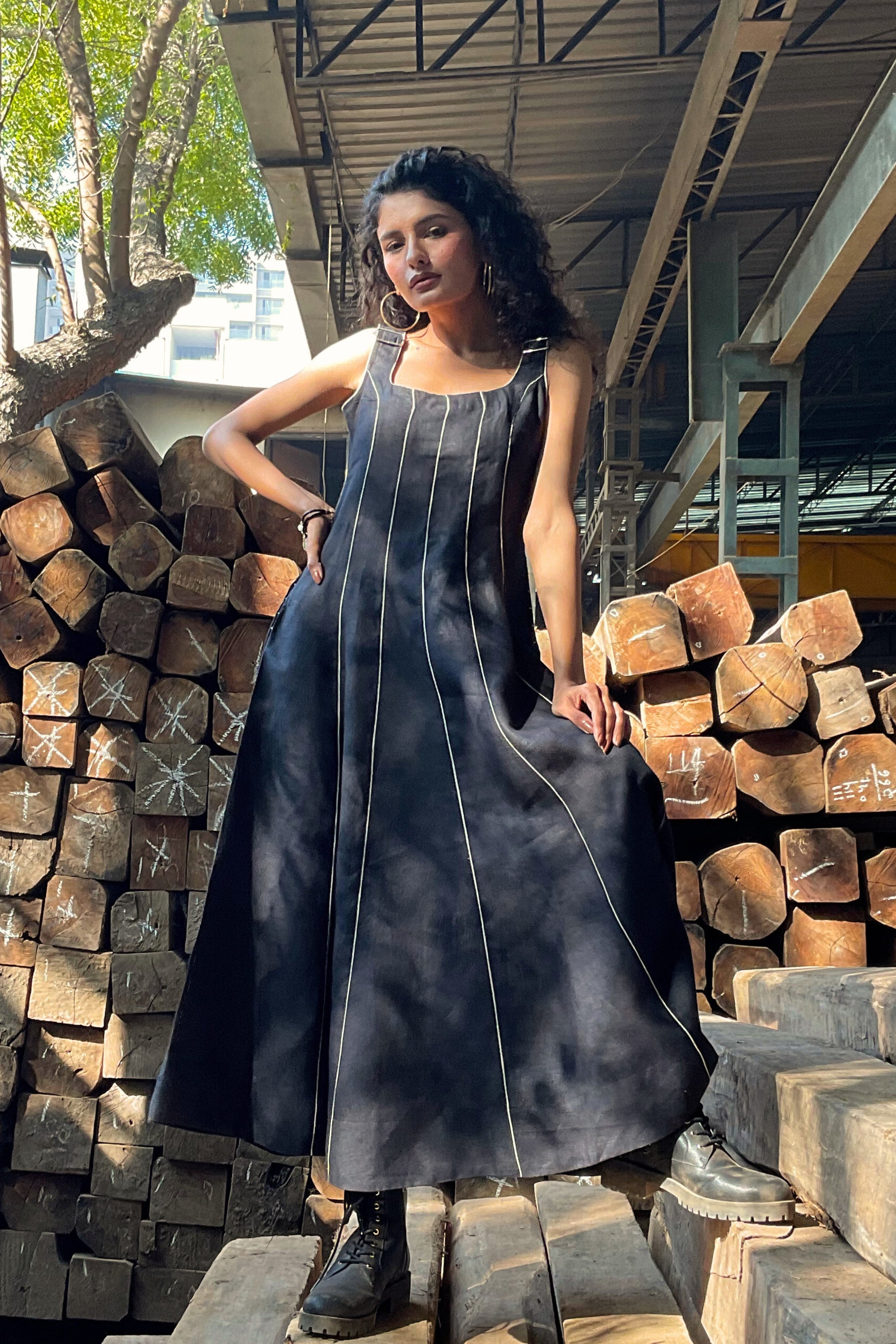 Shop Zebein’s Women’s 100% Pure Linen Panel Dress in Black, crafted from breathable sustainable linen with a relaxed elegant silhouette and refined panel detailing. Designed for effortless everyday dressing, vacations, and elevated summer styling, this timeless wardrobe essential blends conscious craftsmanship with lightweight comfort and modern minimal fashion.