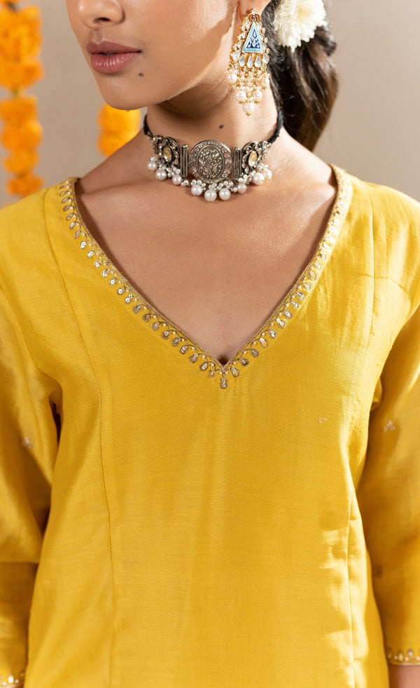 Madhavi V-Neck Straight Kurta With Pants - Yellow