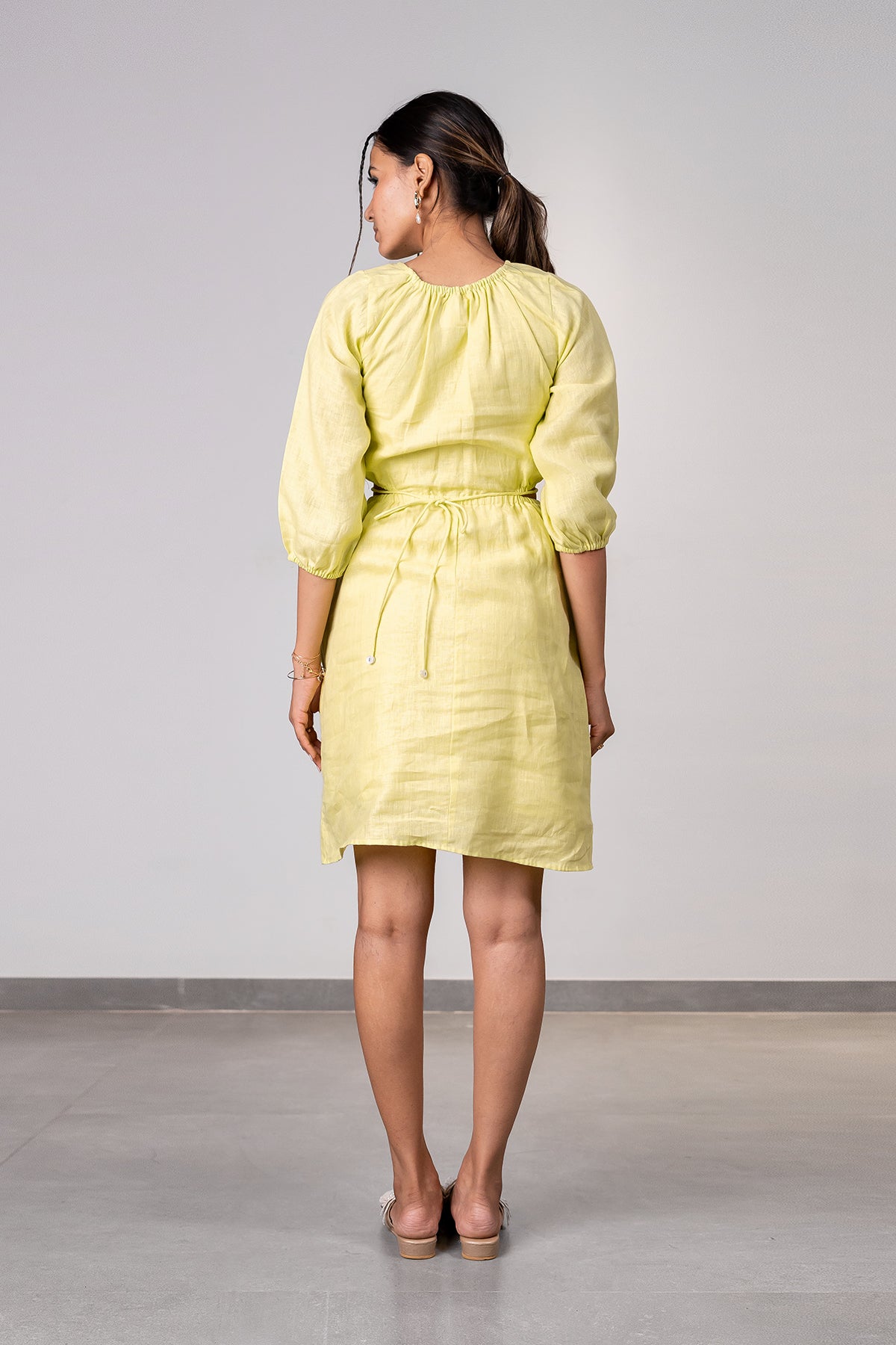 Marlow Linen Side Cut Waist Short Dress With Pockets – Lime