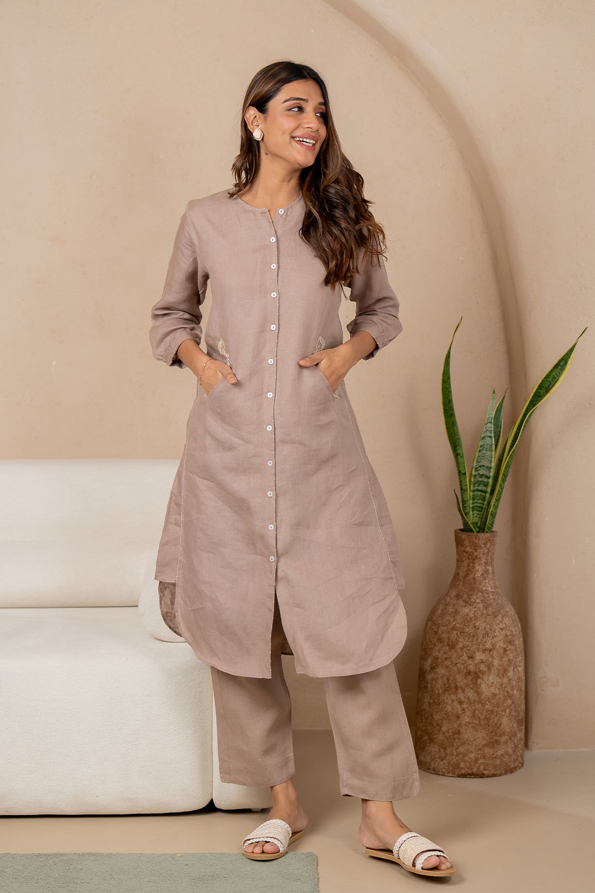 Olivia-Linen-Kurta-Pants-Set-With-Pockets-Mud-