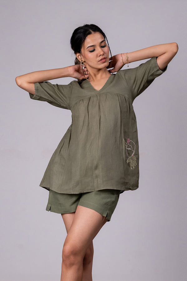 Sabina Linen Top With Pocket – Olive Green