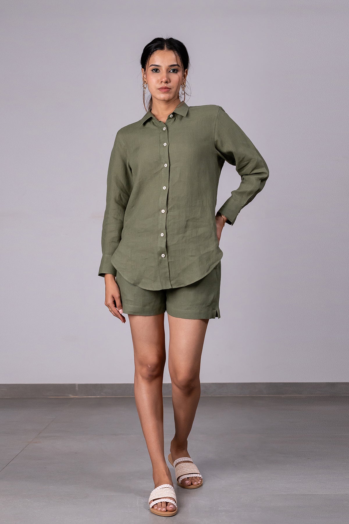 Sandra Linen Curved Hem Shirt – Olive Green