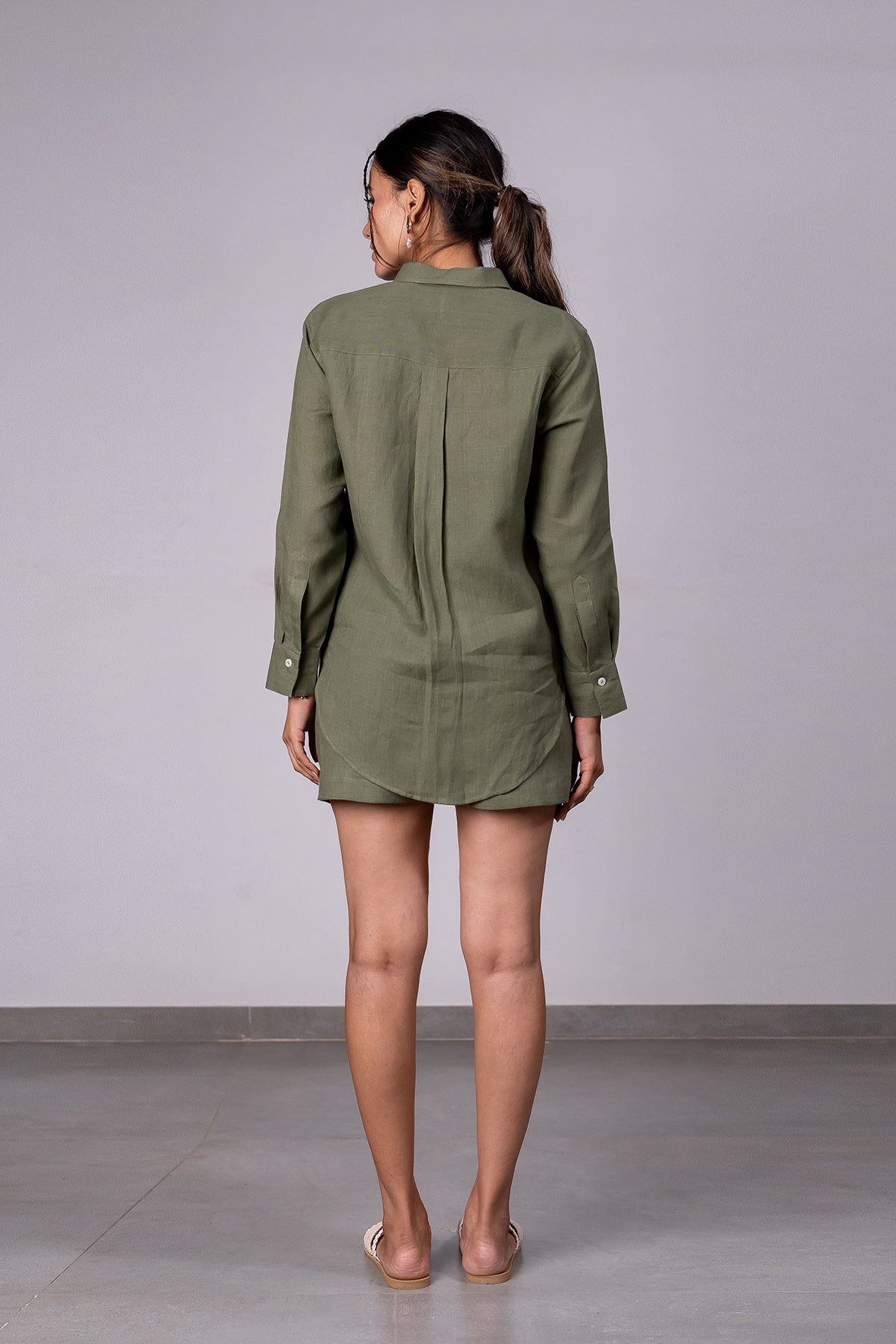 Sandra Linen Curved Hem Shirt – Olive Green