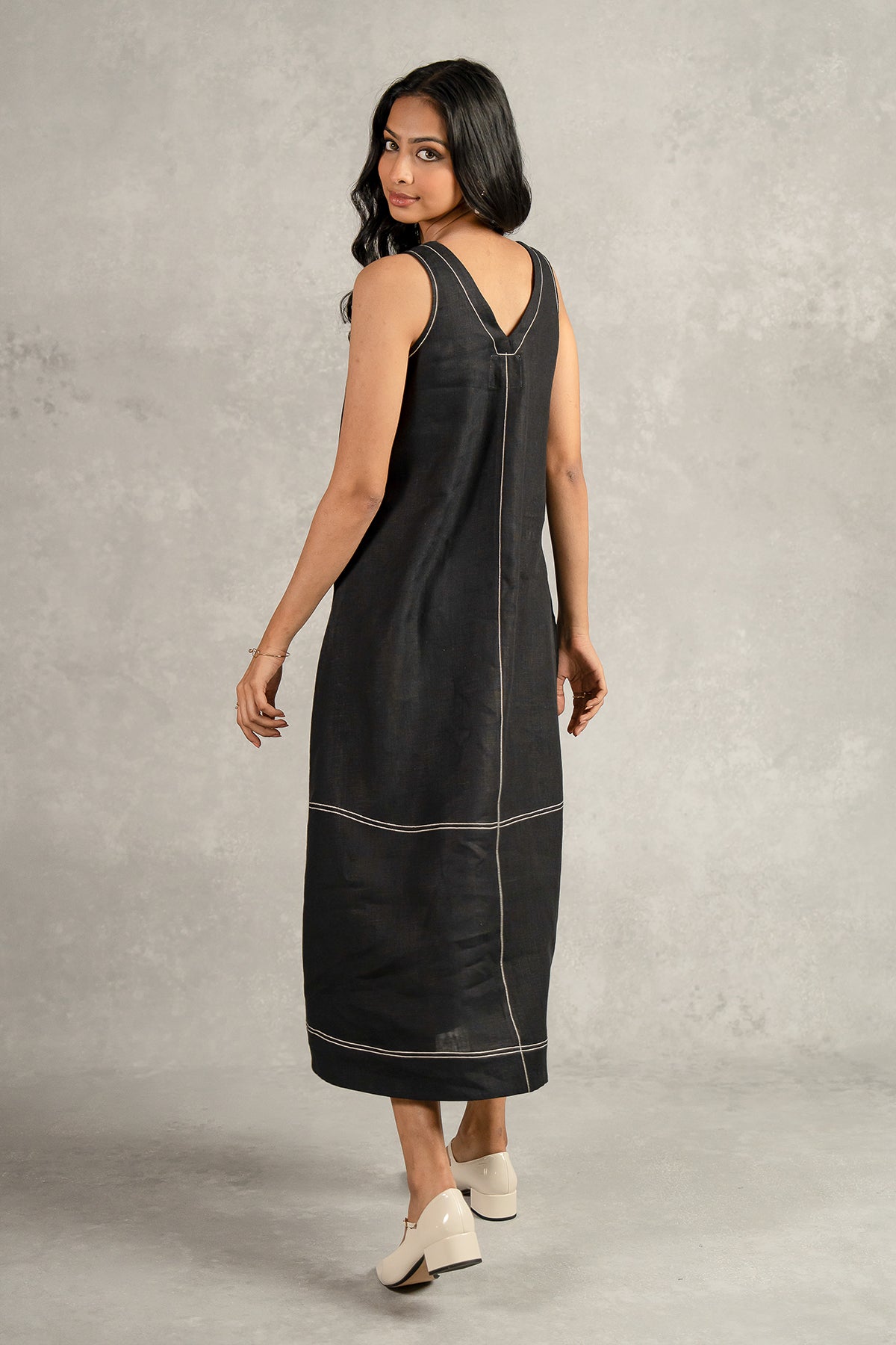 Susan Linen A-Line Sleeveless  Dress with Welt Pockets- Black